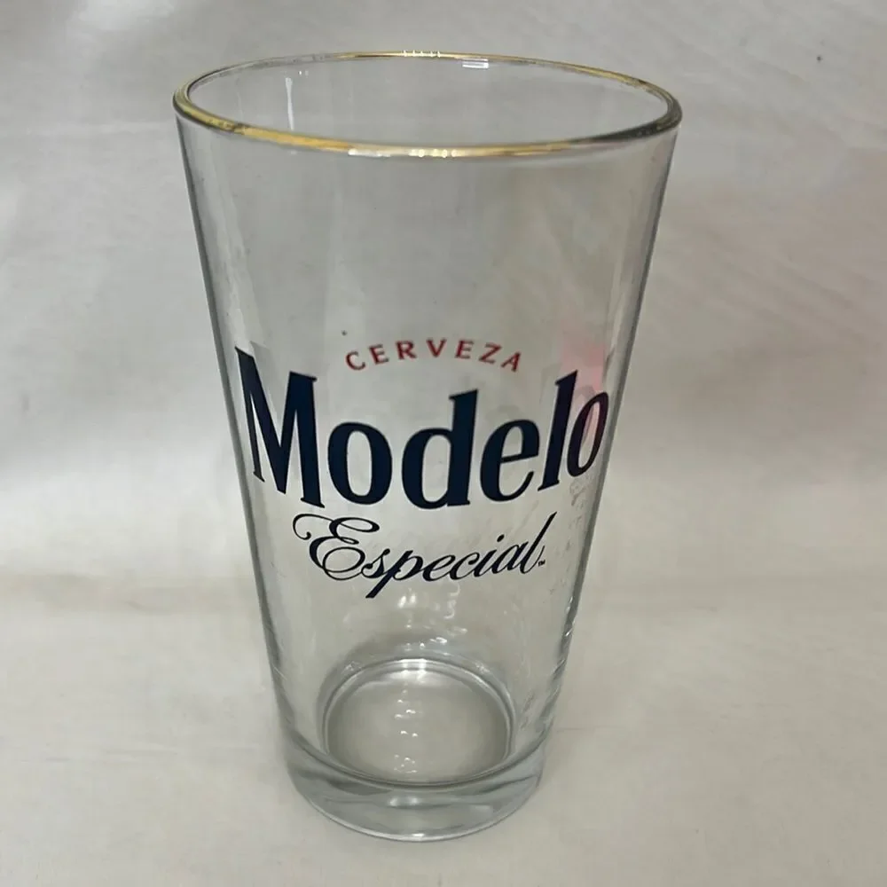 Modeling Beer Glass Especial Cerveza Gold Rim 16 Oz 5 3/4 In  Tall 3 1/2 Round